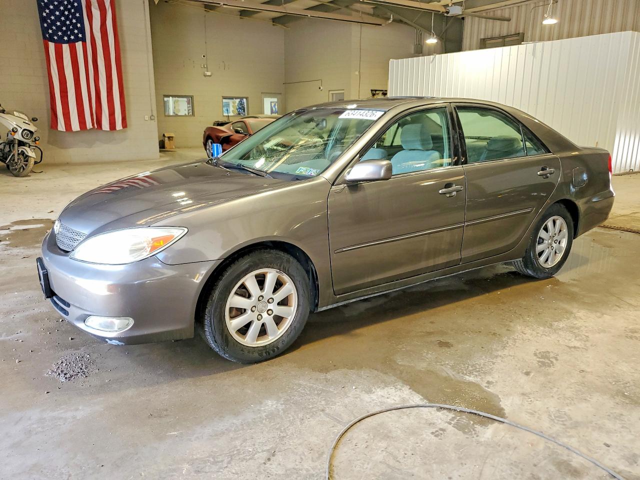 2003 Toyota Camry XLE, VIN 4T1BF30K03U554951 — Minor dents and scratches