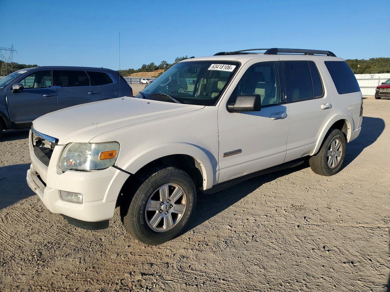 2008 Ford Explorer XLT, VIN 1FMEU73E98UB35021 — Перед