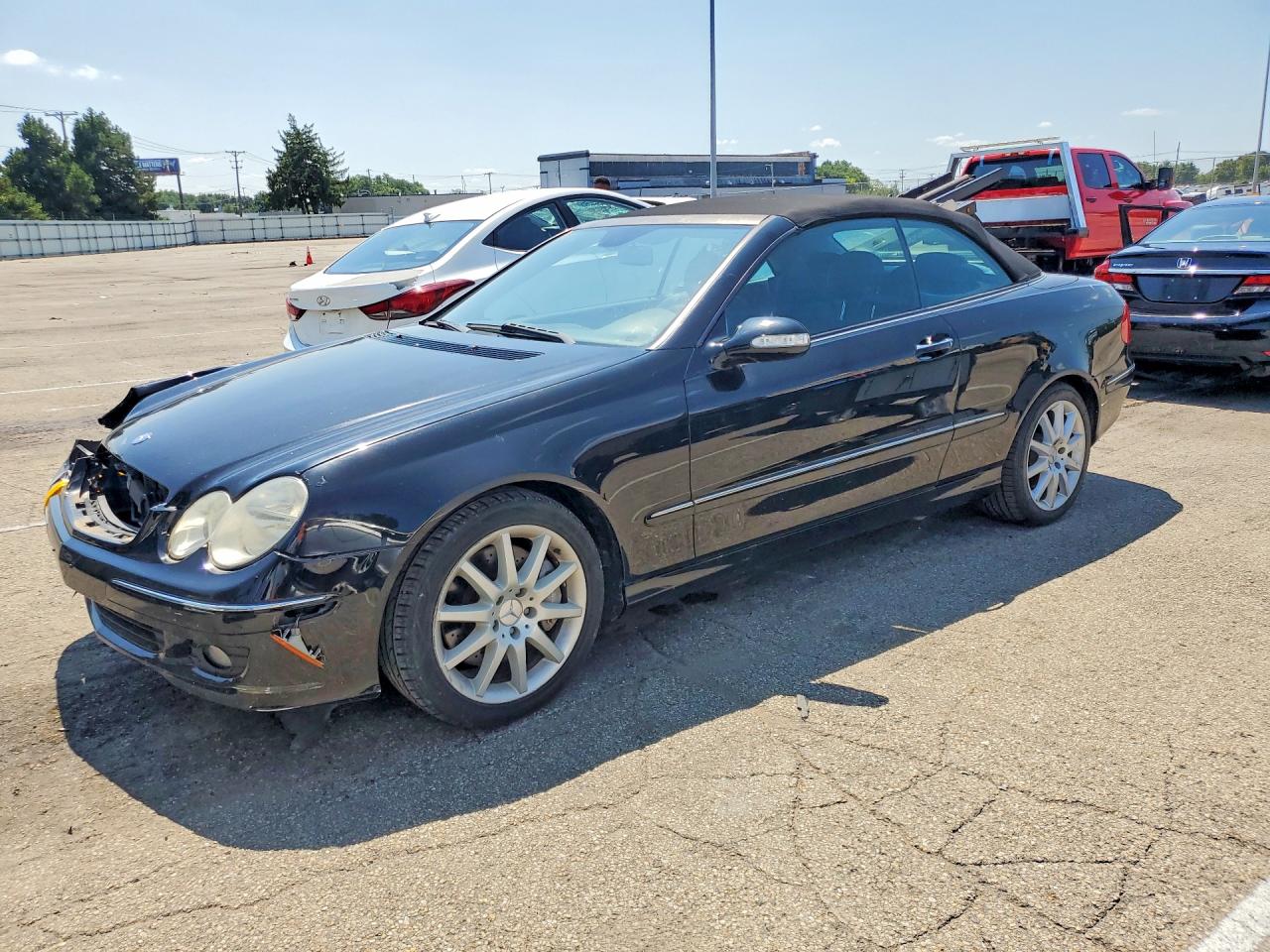 2007 Mercedes-Benz CLK 350, VIN WDBTK56F57T081701 — Front end