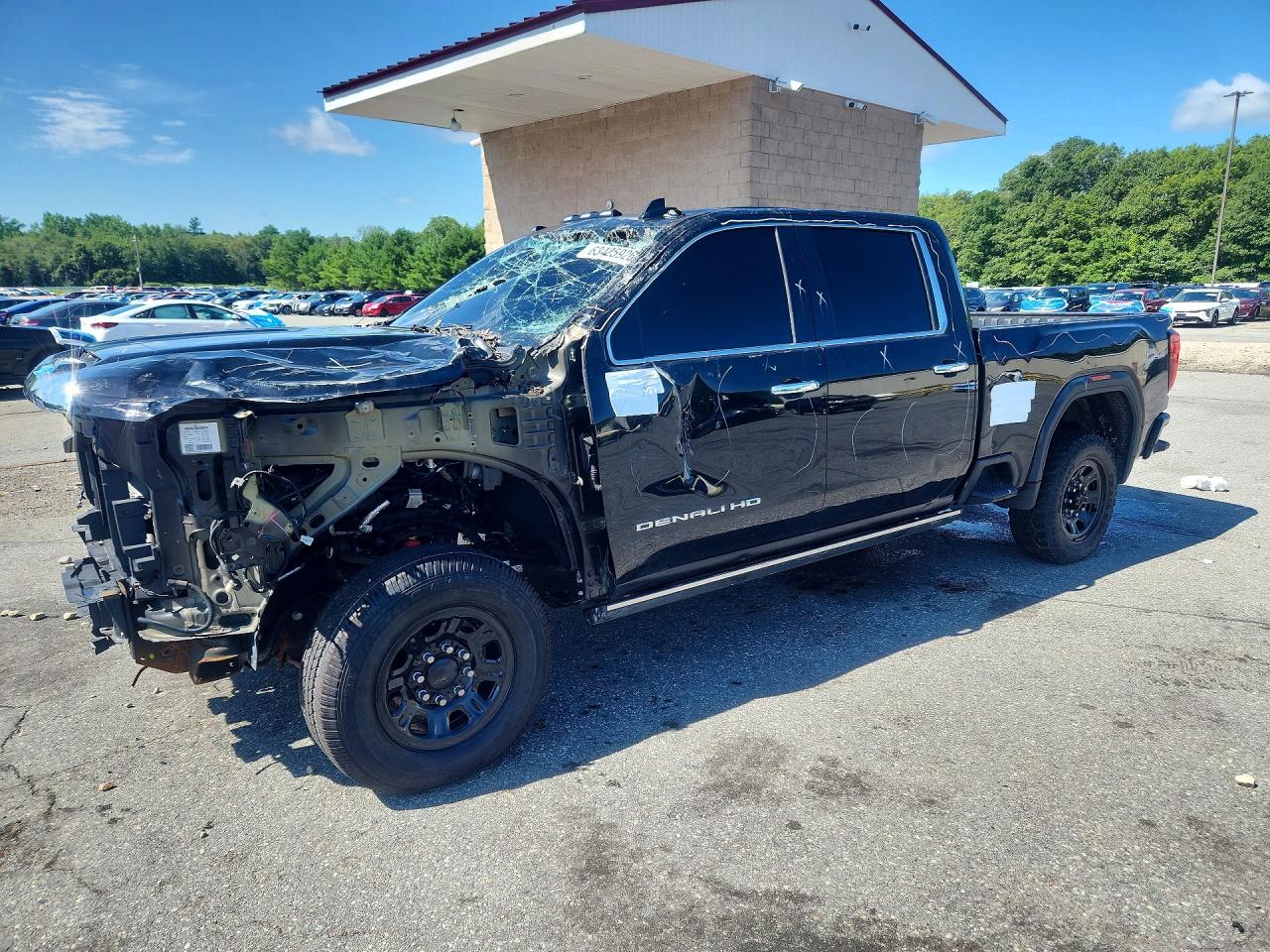 2021 GMC Sierra 3500HD Denali, VIN 1GT49WEY9MF223827 — Front end