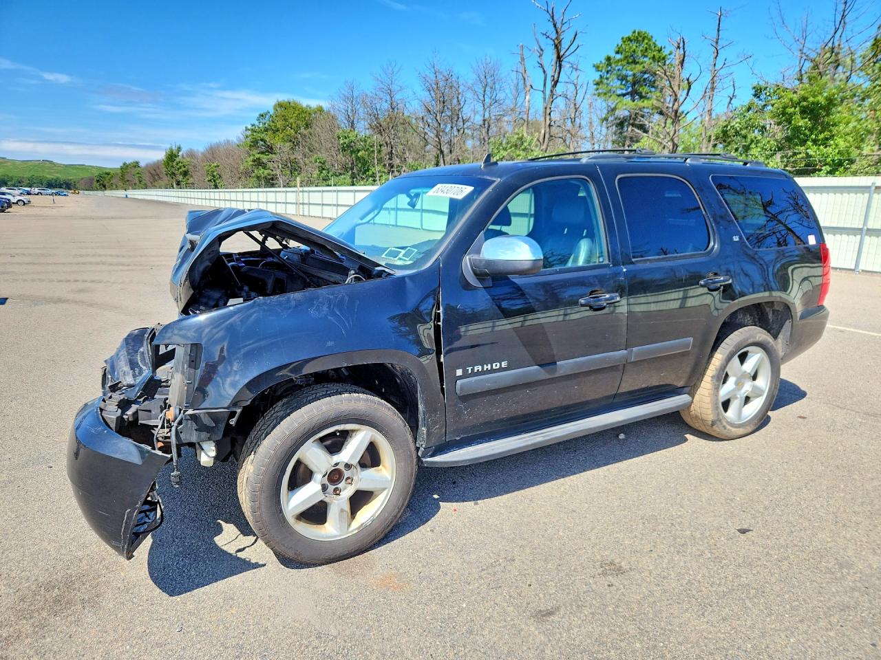2008 Chevrolet Tahoe 3LT, VIN 1GNFK13028R145884 — Front end