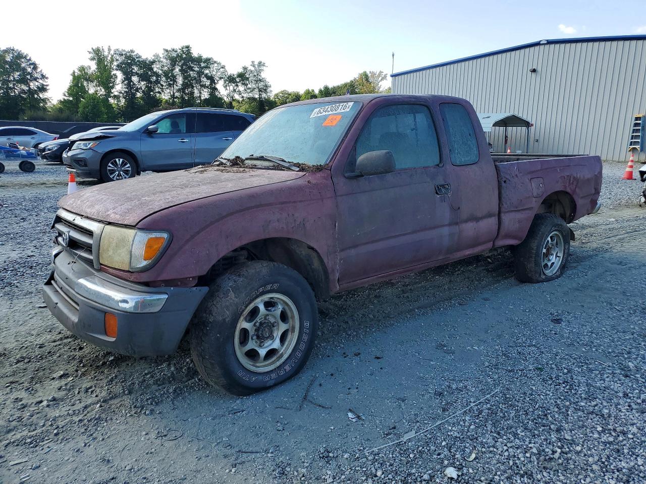 1998 Toyota Tacoma, VIN 4TAWN72N5WZ040927 — Front end