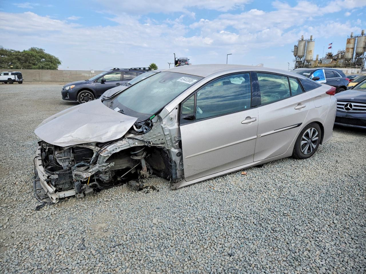 2017 Toyota Prius Plus, VIN JTDKARFPXH3035945 — Front end