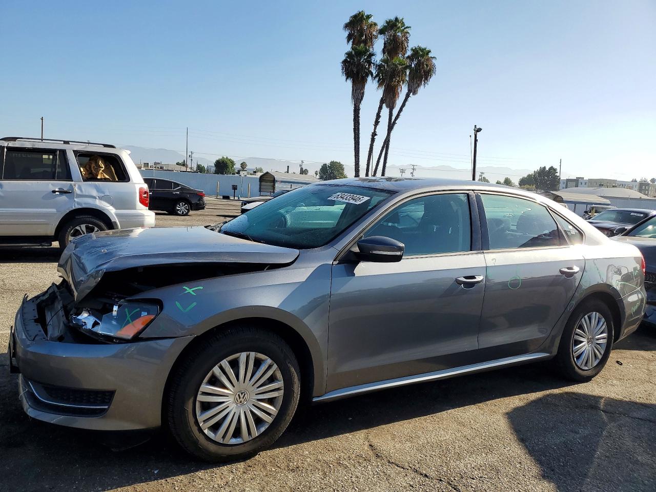 2015 Volkswagen Passat S, VIN 1VWAT7A39FC074406 — Front end