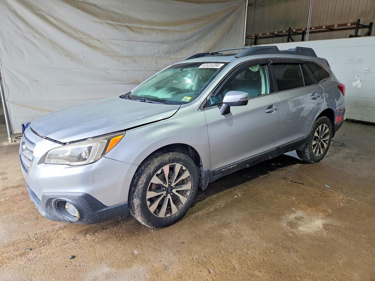 2015 Subaru Outback Limited, VIN 4S4BSBLC7F3345999 — Перед