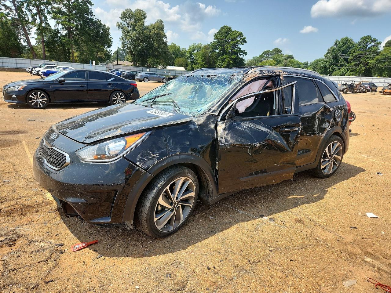 2019 Kia Niro Touring, VIN KNDCE3LC6K5223316 — Side
