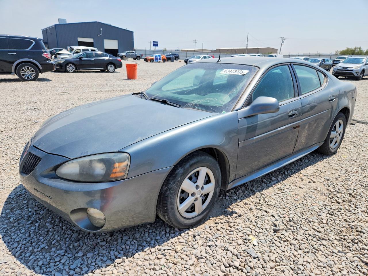 2005 Pontiac Grand Prix, VIN 2G2WP542651315853 — Front end