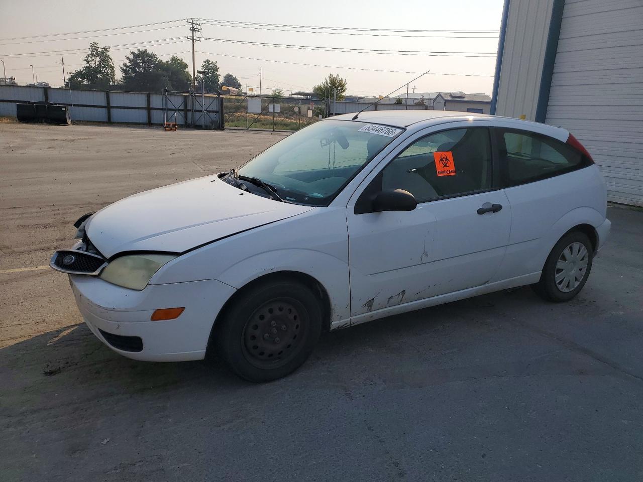 2007 Ford Focus S, VIN 1FAFP31N57W117376 — Перед