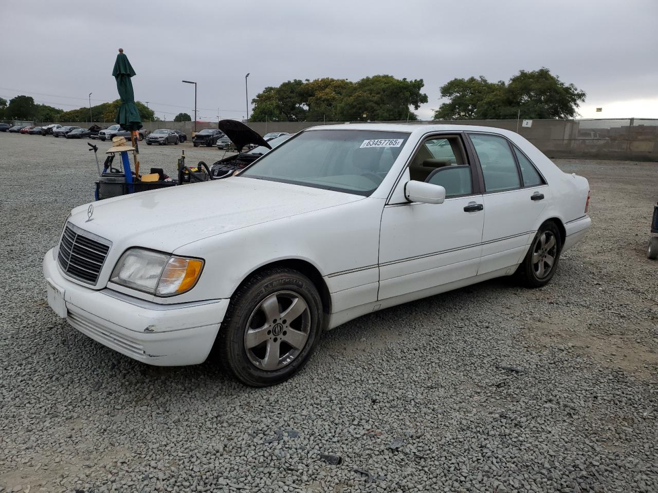 1999 Mercedes-Benz S 320/430/500, VIN WDBGA32G6XA420534 — Minor dents and scratches