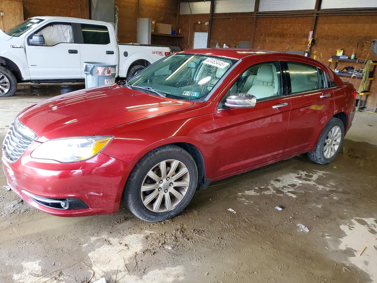 2014 Chrysler 200 Limited, VIN 1C3CCBCG6EN152680 — Бок