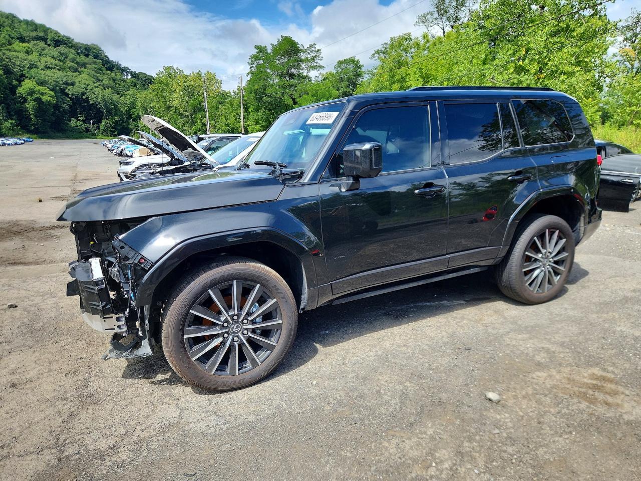 2025 Lexus GX 550 Luxury+, VIN JTJVBCDX4S5052209 — Front end