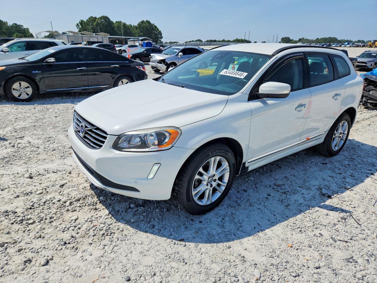 2016 Volvo XC60 T5 Drive-E, VIN YV440MDJ6G2839190 — Minor dents and scratches