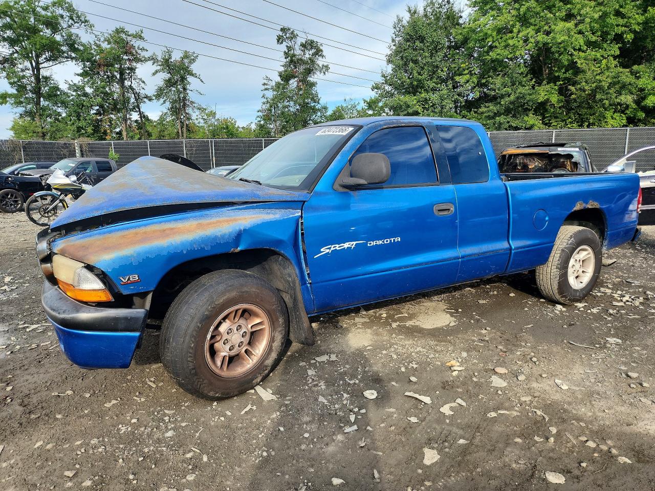 1999 Dodge Dakota SLT, VIN 1B7GL22Y5XS164072 — Front end