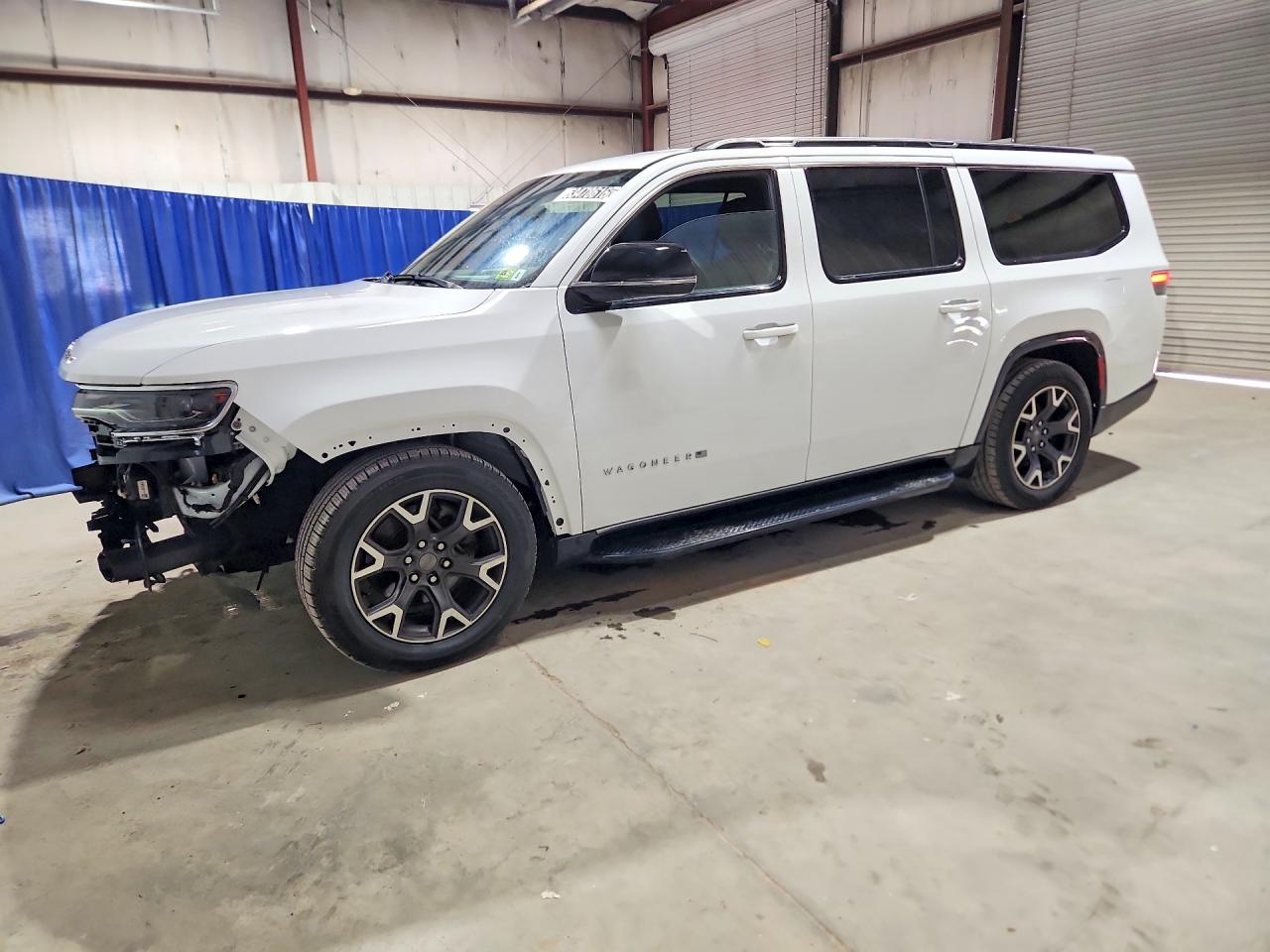 2024 Jeep Wagoneer Series III, VIN 1C4SJSDP6RS171216 — Перед