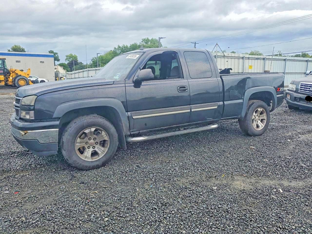 2007 Chevrolet Silverado 1500 LT1, VIN 1GCEK19Z57E150738 — Зад
