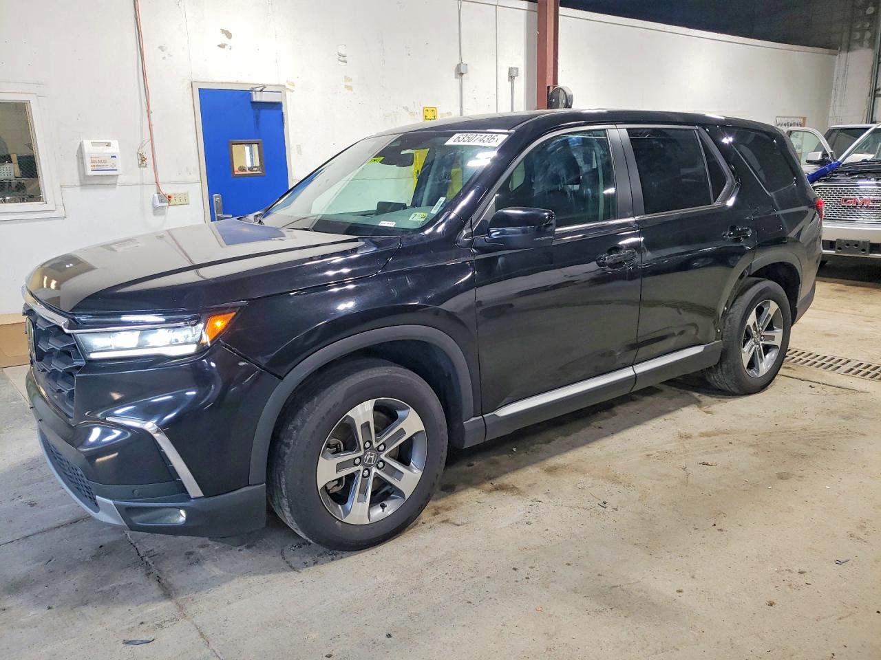 2025 Honda Pilot EX-L, VIN 5FNYG1H48SB043470 — Мелкие вмятины и царапины