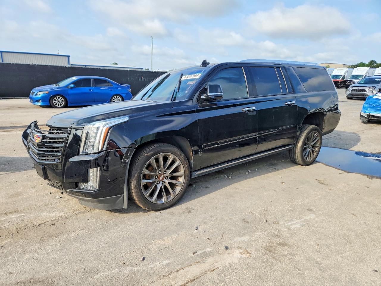 2020 Cadillac Escalade ESV Platinum, VIN 1GYS4KKJ2LR112209 — Днище