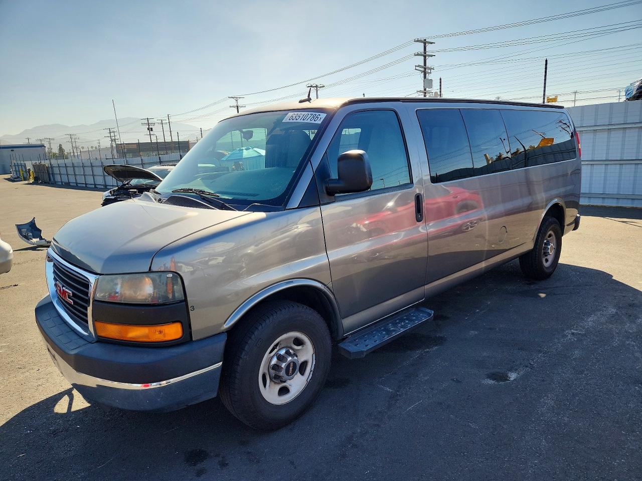 2011 GMC Savana LT, VIN 1GJZ71FG8B1115688 — Normal wear