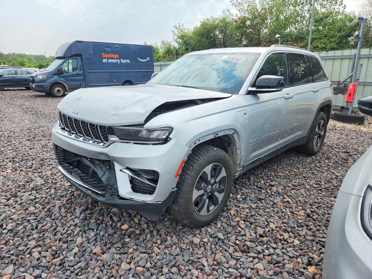 2024 Jeep Grand Cherokee, VIN 1C4RJYB62R8531980 — Front end