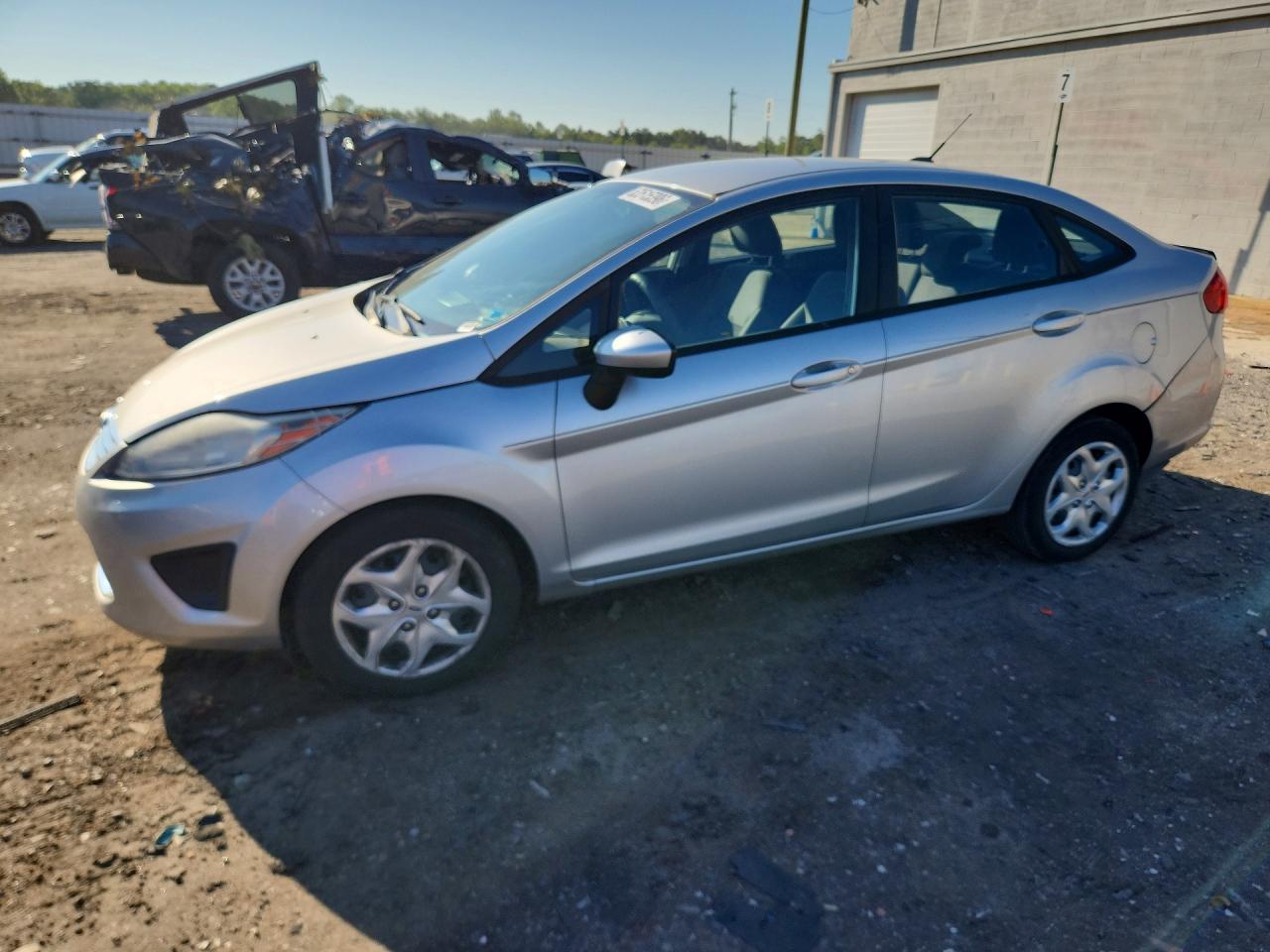 2012 Ford Fiesta SE, VIN 3FADP4BJ6CM184412 — Rear end