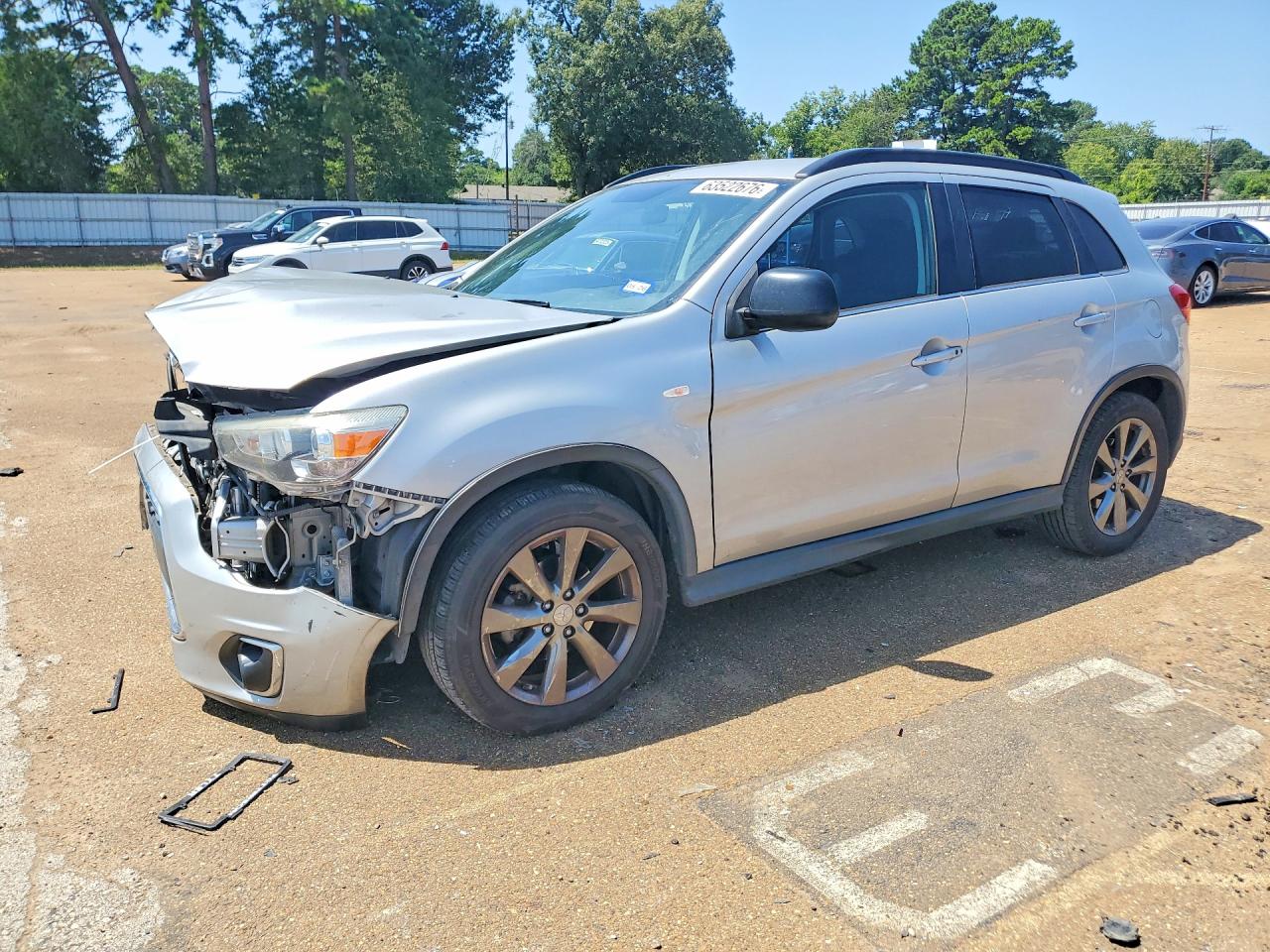 2013 Mitsubishi Outlander LE, VIN 4A4AP5AU8DE023820 — Front end