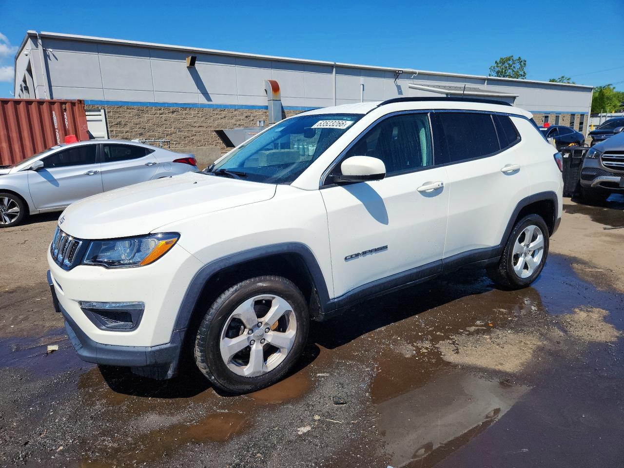 2018 Jeep Compass Latitude, VIN 3C4NJDBB8JT436933 — Rear end