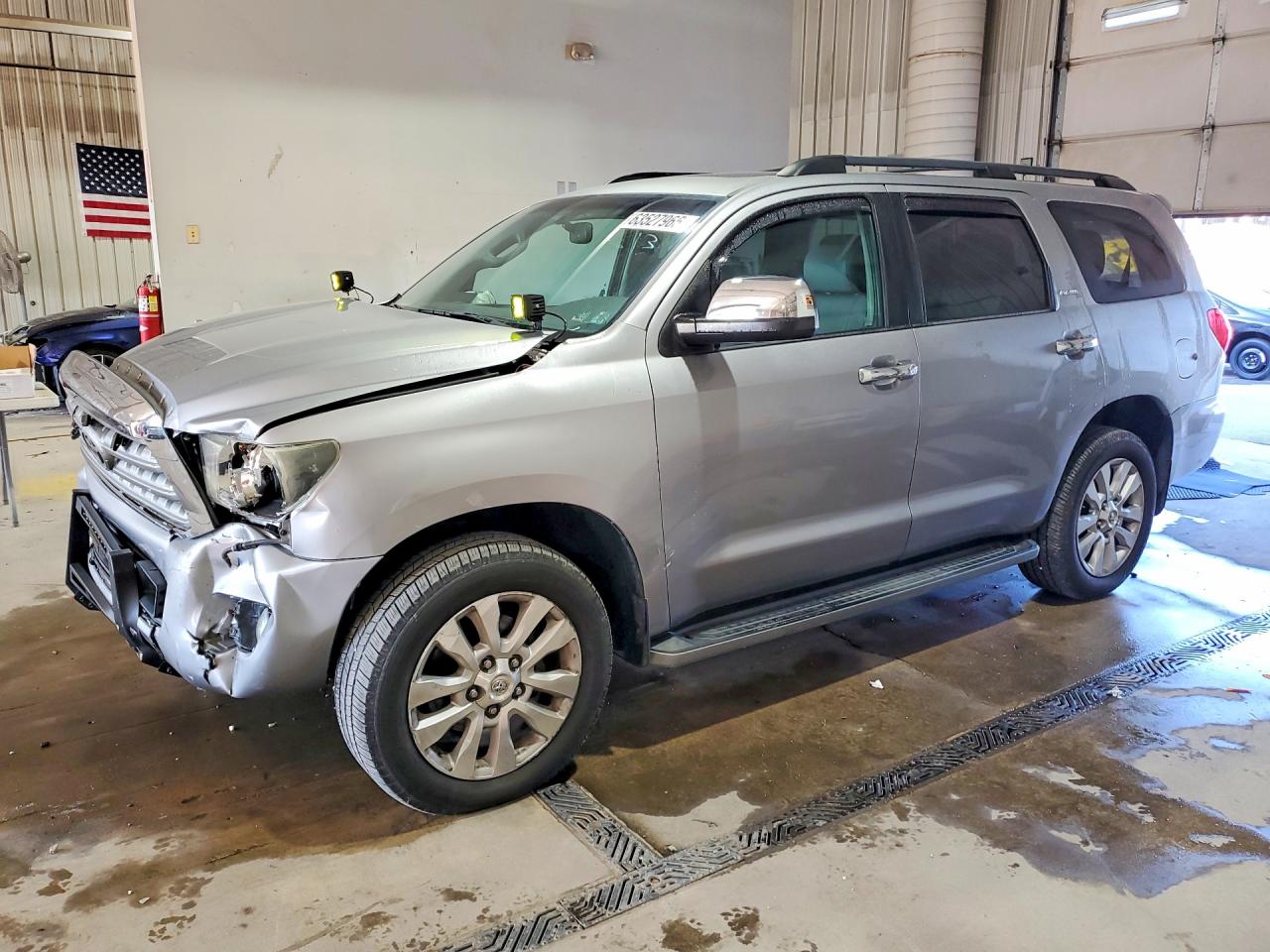 2012 Toyota Sequoia Platinum, VIN 5TDDY5G1XCS068250 — Перед