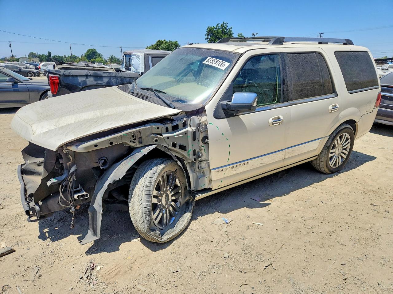 2007 Lincoln Navigator, VIN 5LMFU27577LJ07768 — Front end