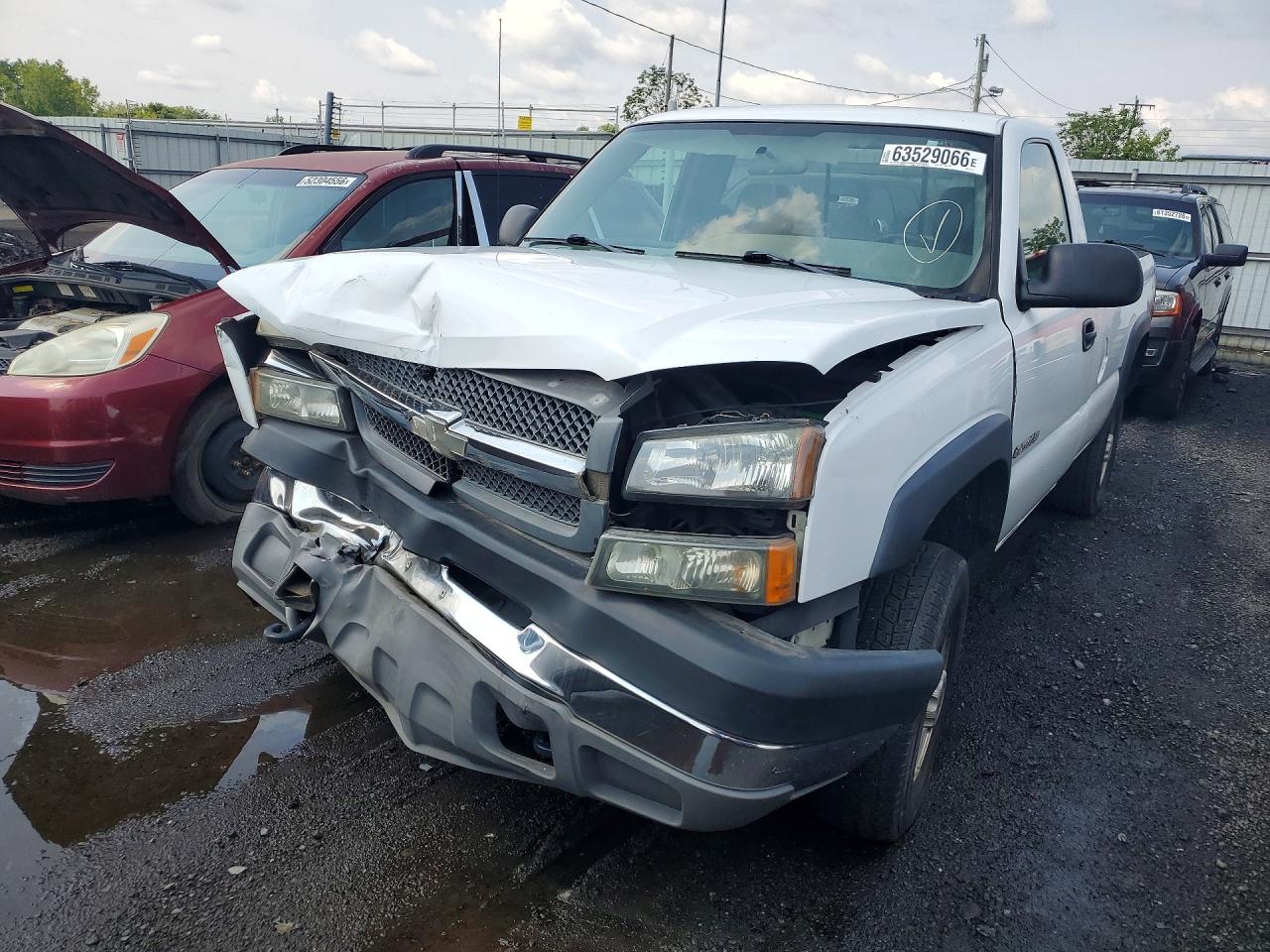 2004 Chevrolet Silverado 2500HD Work Truck, VIN 1GCHK24U14E276234 — Front end