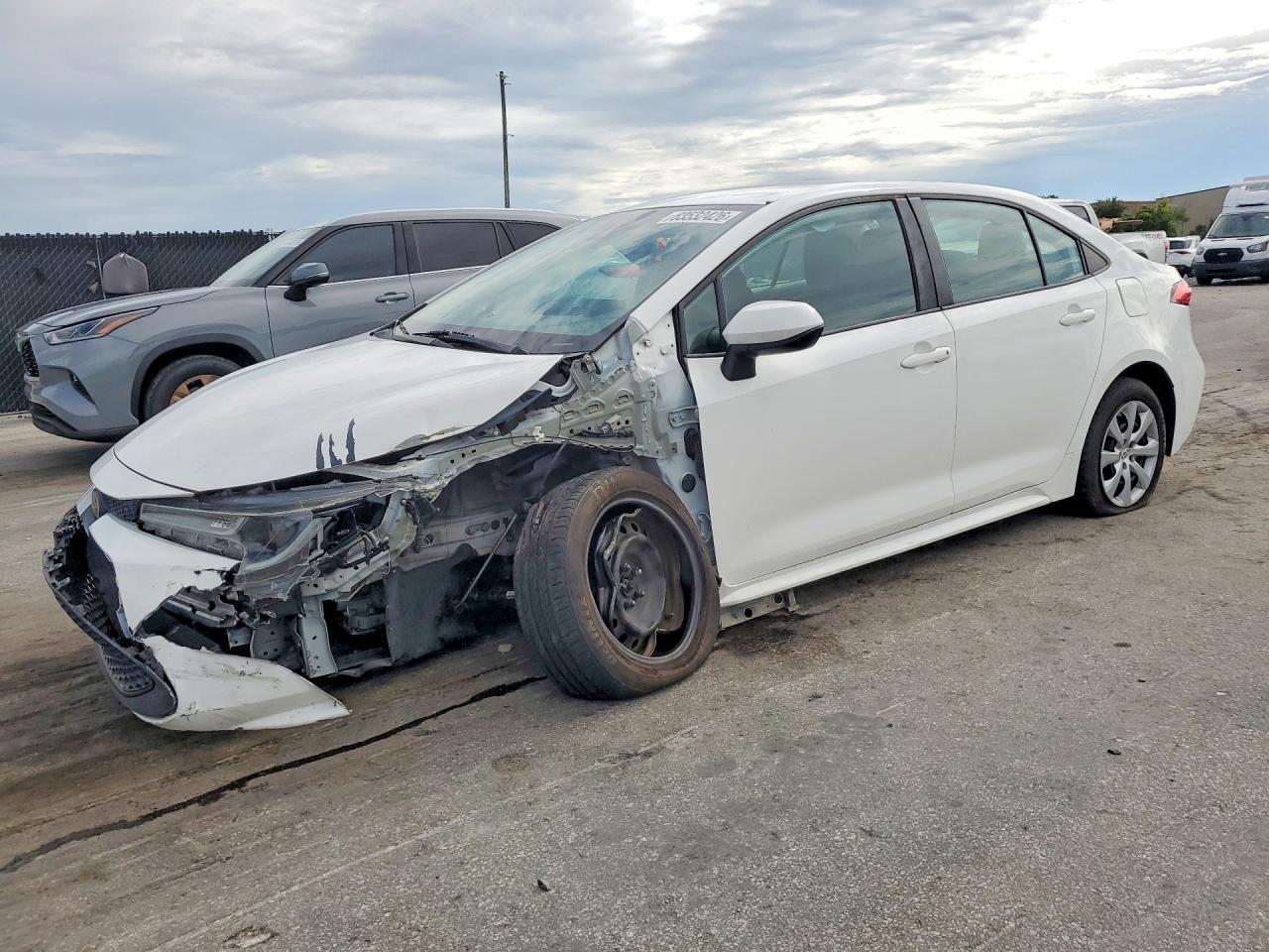 2021 Toyota Corolla LE, VIN 5YFEPMAEXMP221801 — Front end