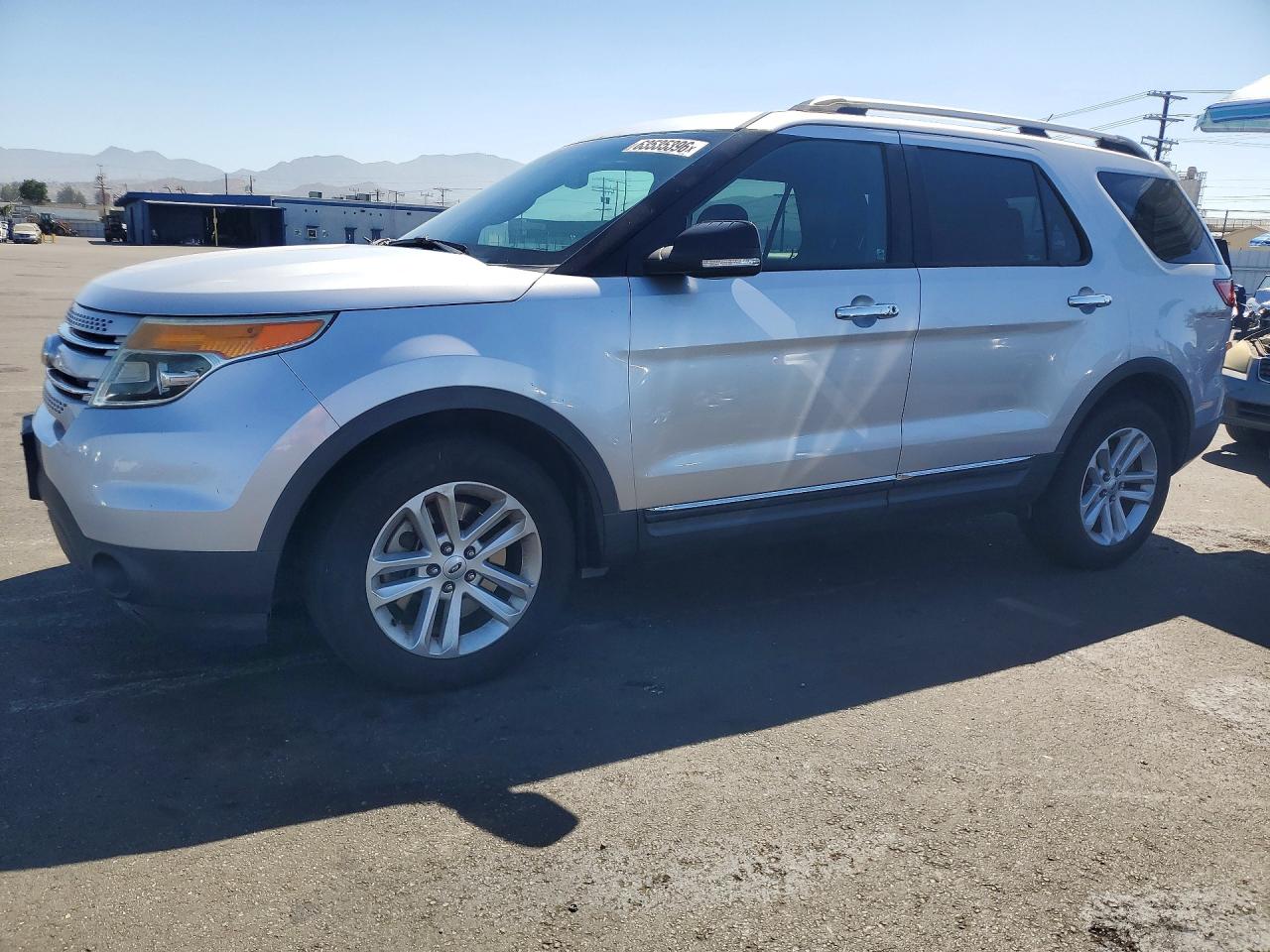 2015 Ford Explorer XLT, VIN 1FM5K7D89FGC39986 — Бок