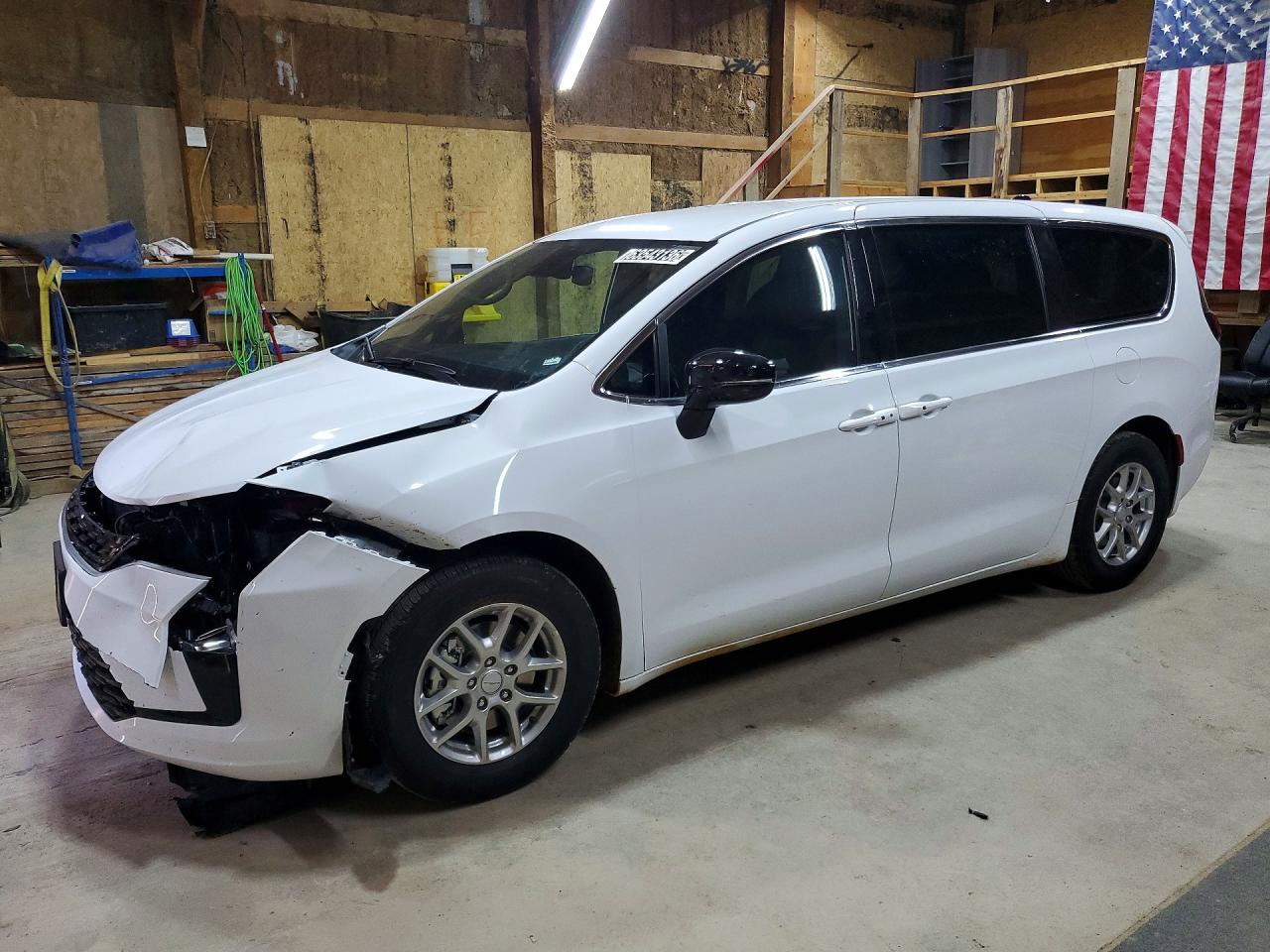 2027 Chrysler Pacifica Select, VIN 2C4RC1BG7VR580472 — Front end