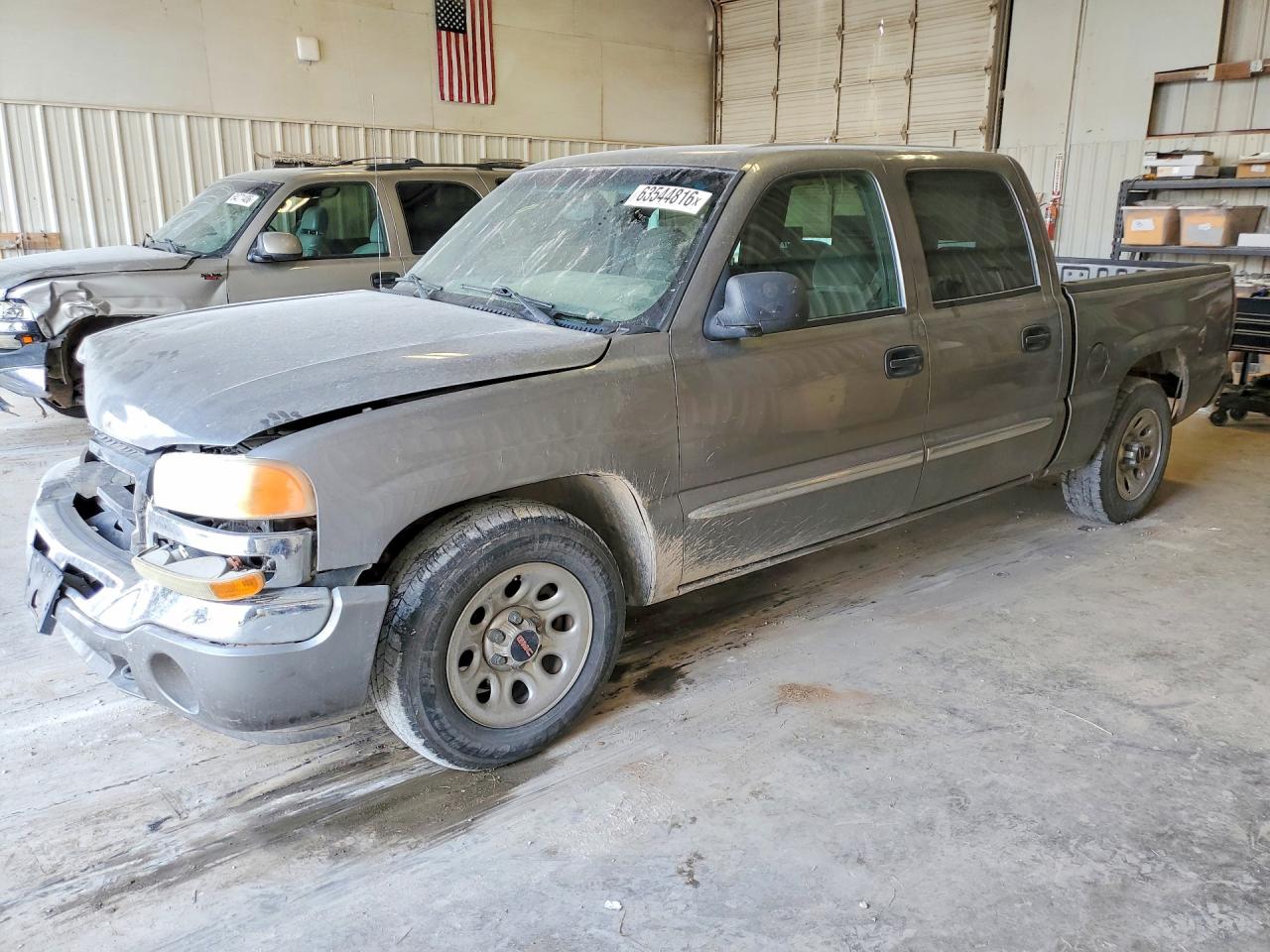 2007 GMC Sierra 1500 SL, VIN 2GTEC13V871167084 — Front end