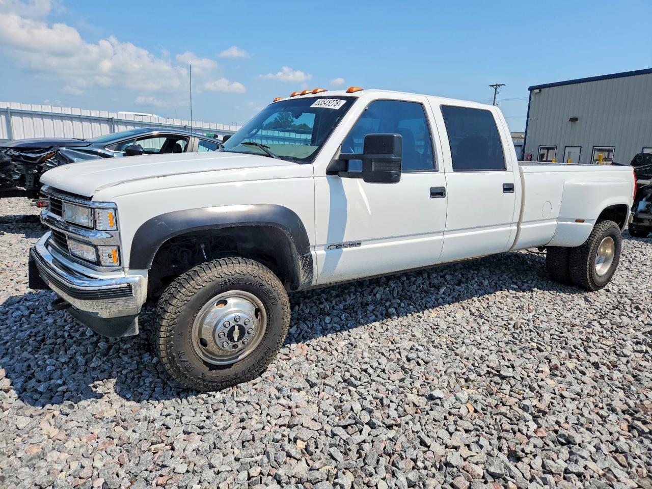 1999 Chevrolet Silverado 3500, VIN 1GCHK33J3XF038171 — Frame damage