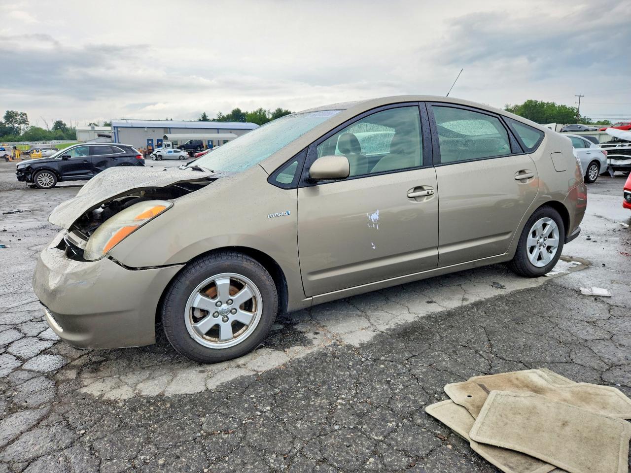 2008 Toyota Prius, VIN JTDKB20UX87712729 — Front end
