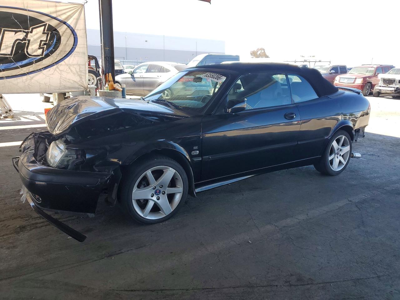 2002 Saab 9-3 SE, VIN YS3DF78K027000999 — Перед