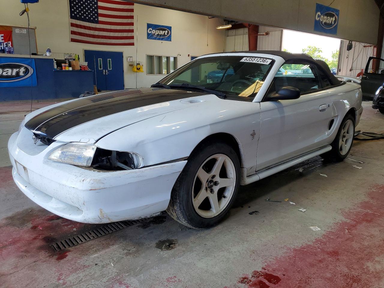 1996 Ford Mustang, VIN 1FALP444XTF221089 — Перед