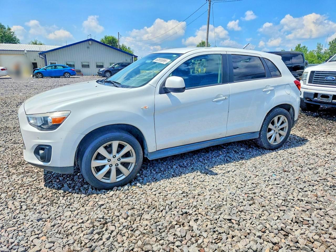 2013 Mitsubishi Outlander ES, VIN 4A4AP3AU0DE010614 — Front end