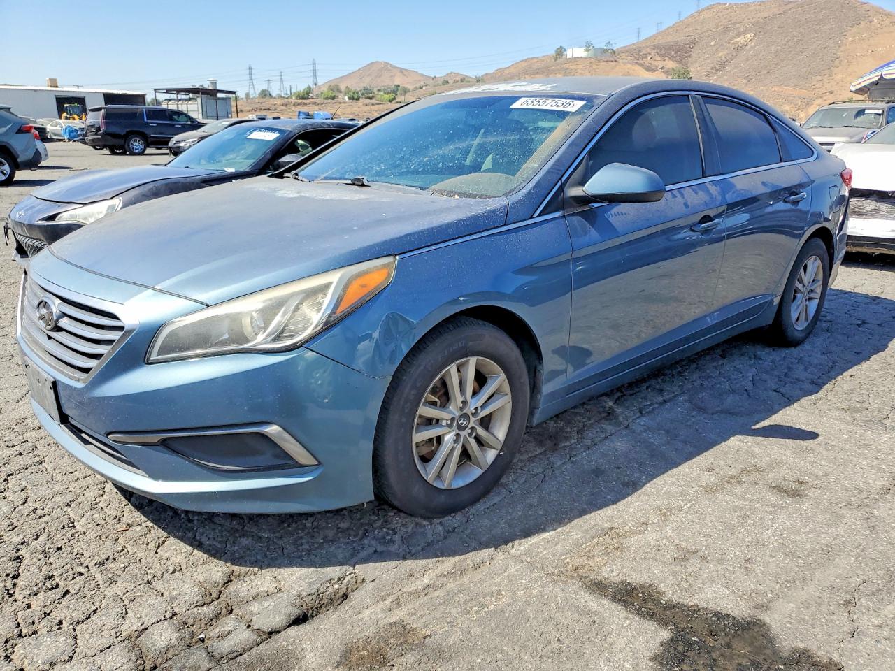 2016 Hyundai Sonata SE, VIN 5NPE24AF1GH371935 — Minor dents and scratches