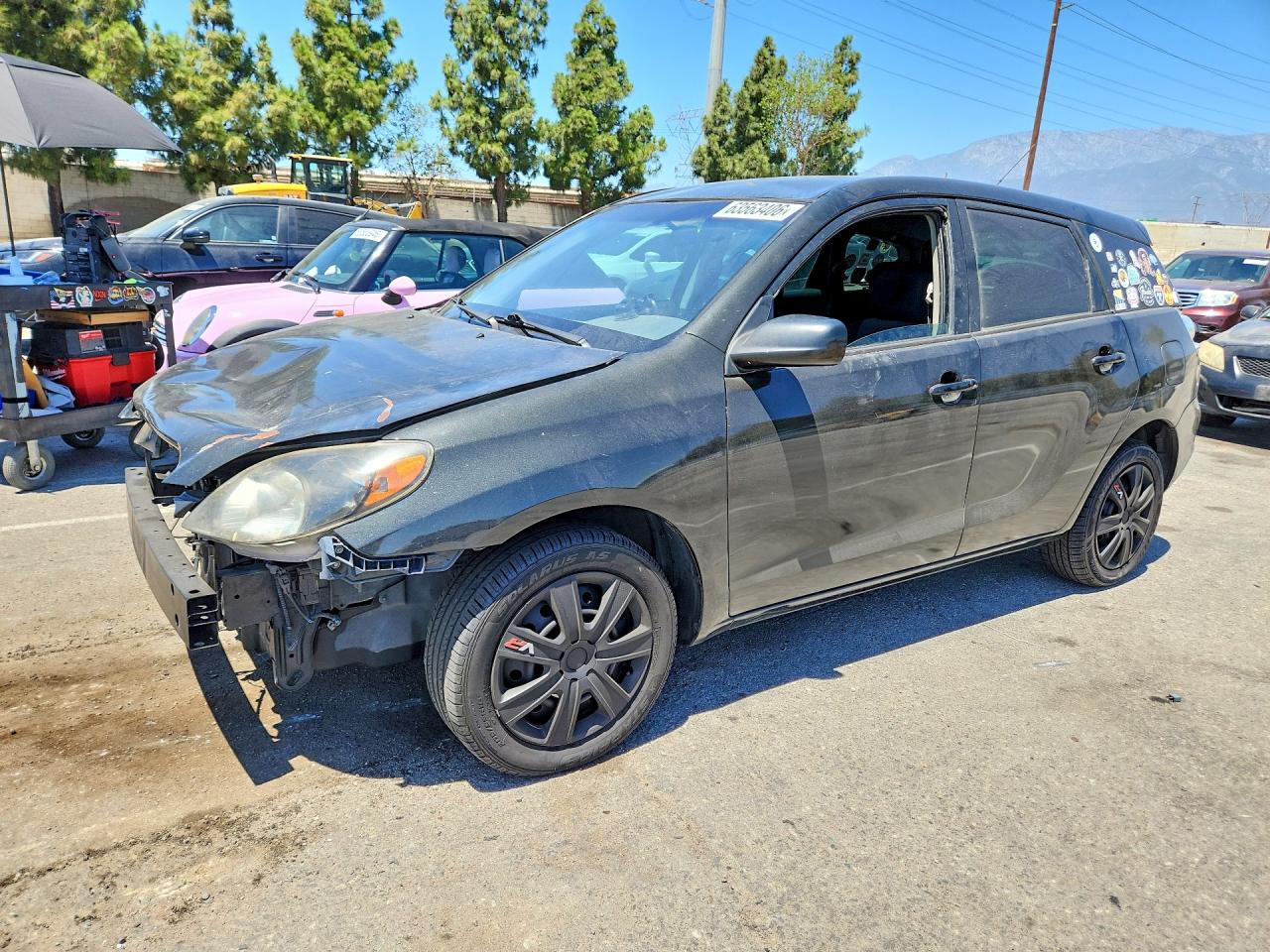 2005 Toyota Matrix STD, VIN 2T1KR32E35C422236 — Перед