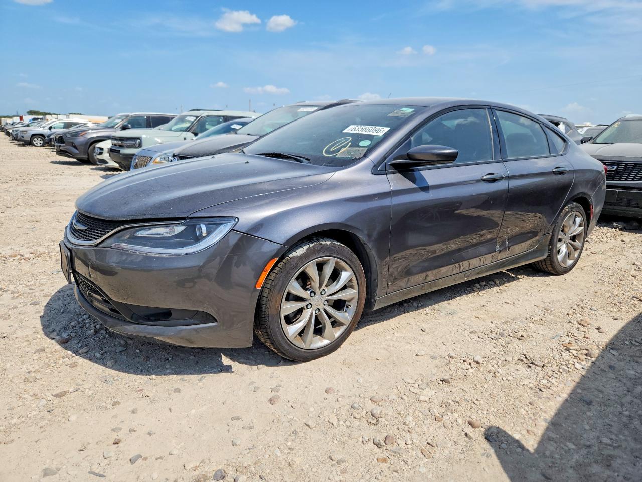 2016 Chrysler 200 S, VIN 1C3CCCBB2GN112661 — Бок