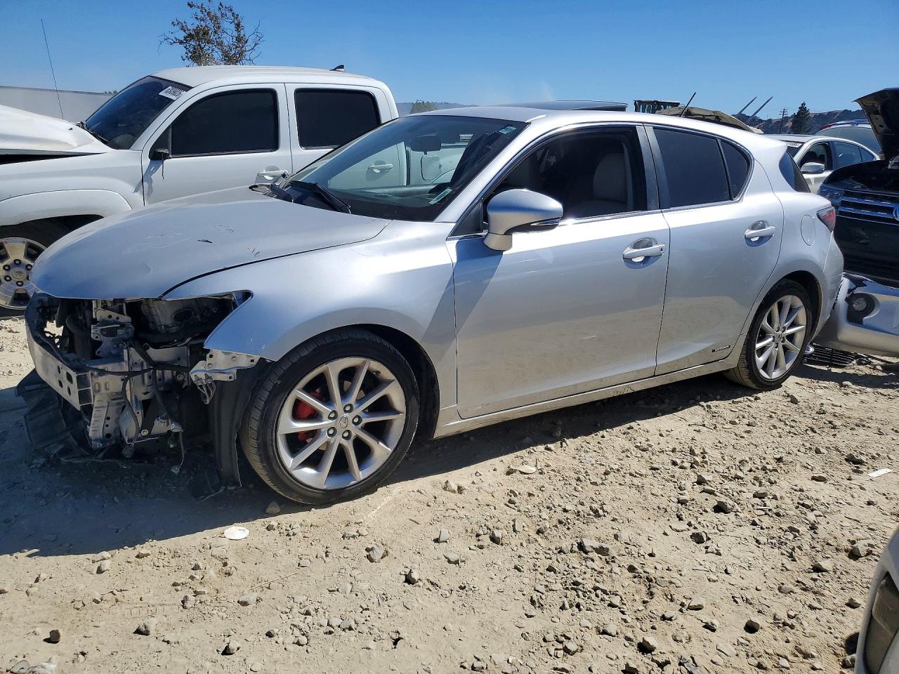 2013 Lexus CT 200h, VIN JTHKD5BH6D2169204 — Front end