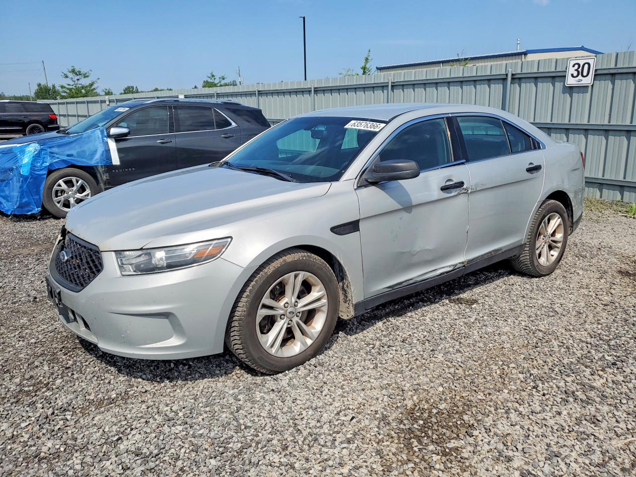 2015 Ford Police Interceptor, VIN 1FAHP2MT7FG172210 — Бок