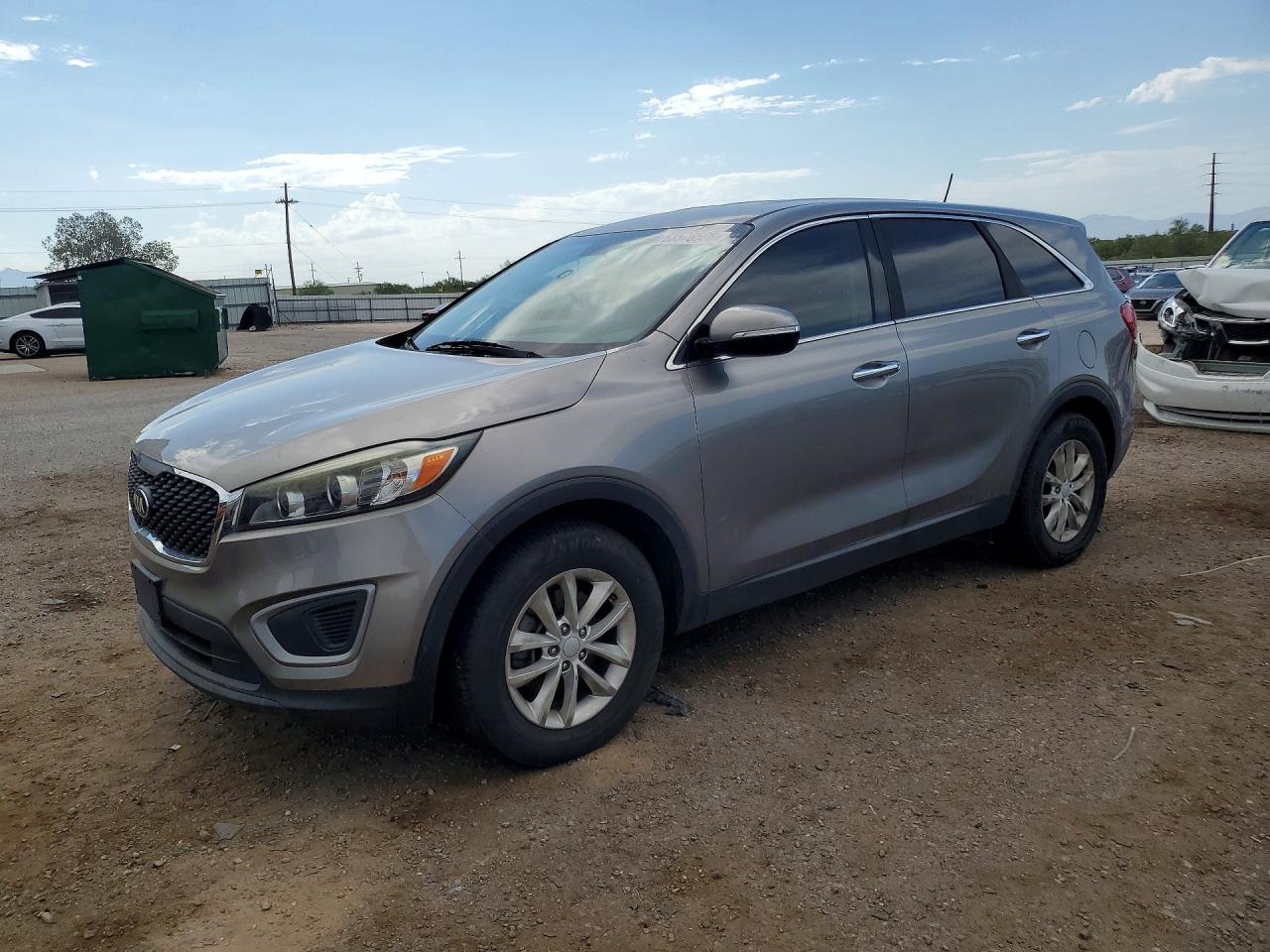2018 Kia Sorento LX, VIN 5XYPG4A32JG358013 — Normal wear