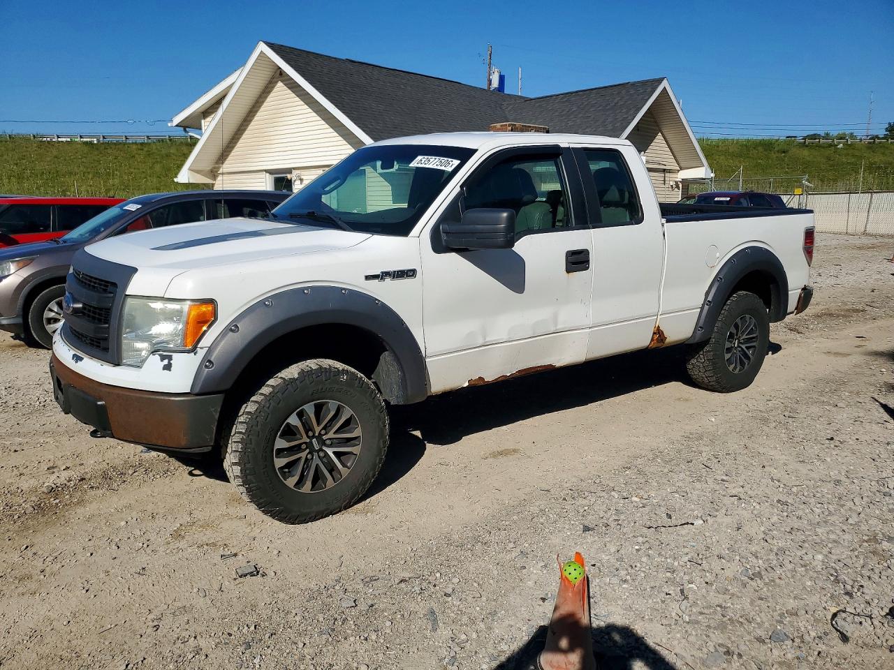 2014 Ford F-150 XL, VIN 1FTFX1EF4EKE03242 — Side