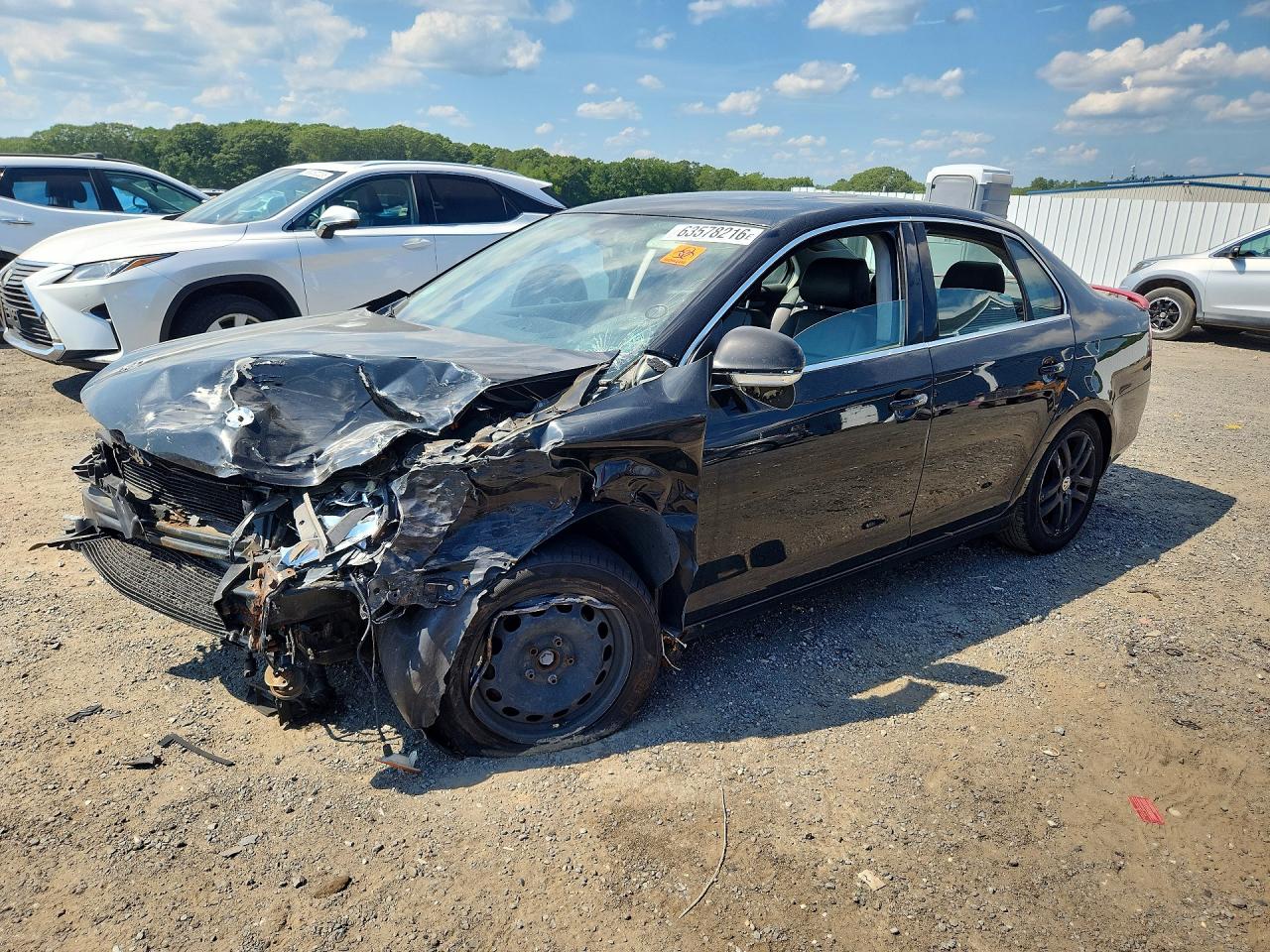 2005 Volkswagen Jetta 2.5L, VIN 3VWSG71K95M641954 — Front end