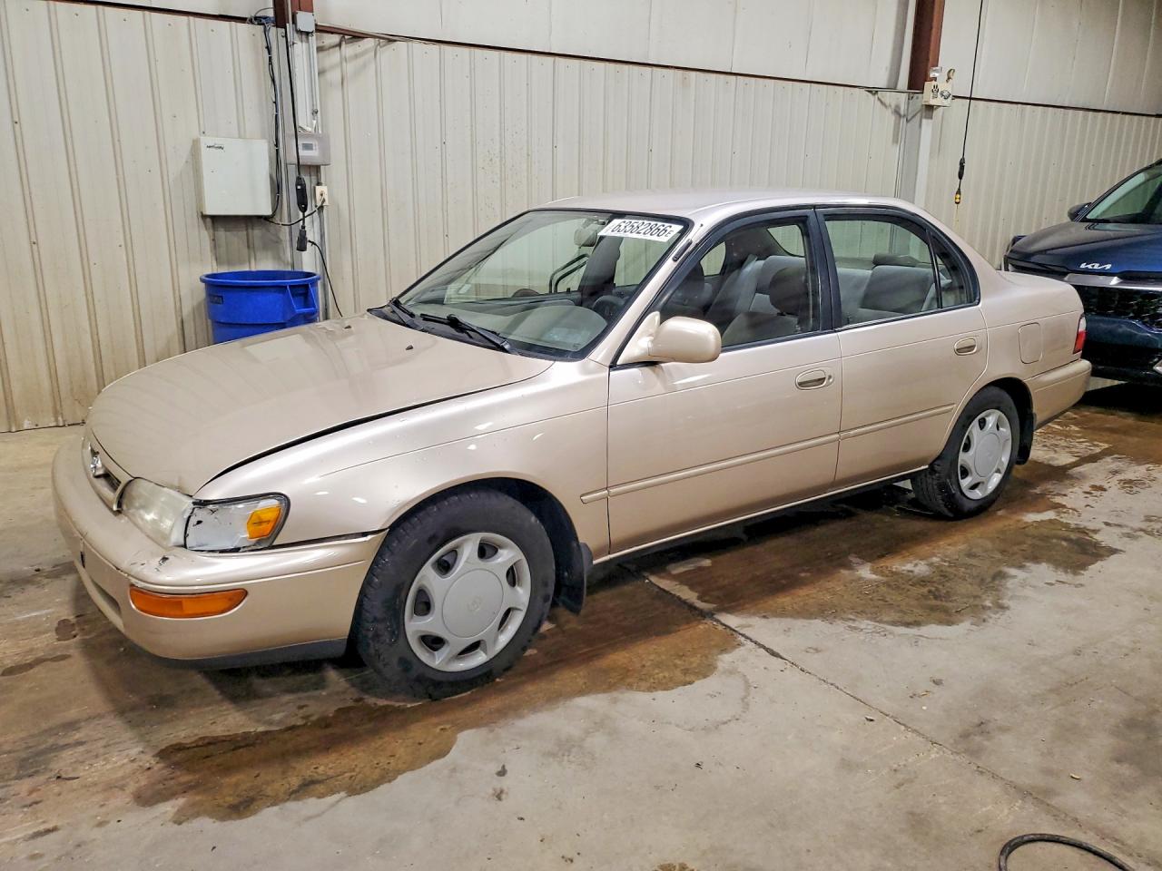 1997 Toyota Corolla DX, VIN 2T1BB02E0VC187779 — Front end