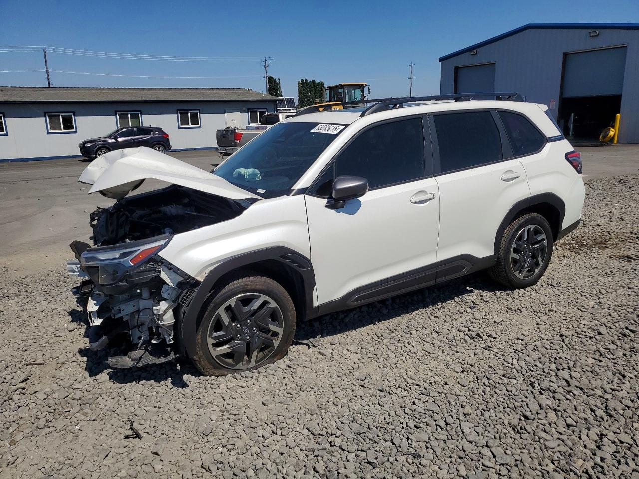 2025 Subaru Forester Limited, VIN JF2SLDRC2SH429666 — Перед