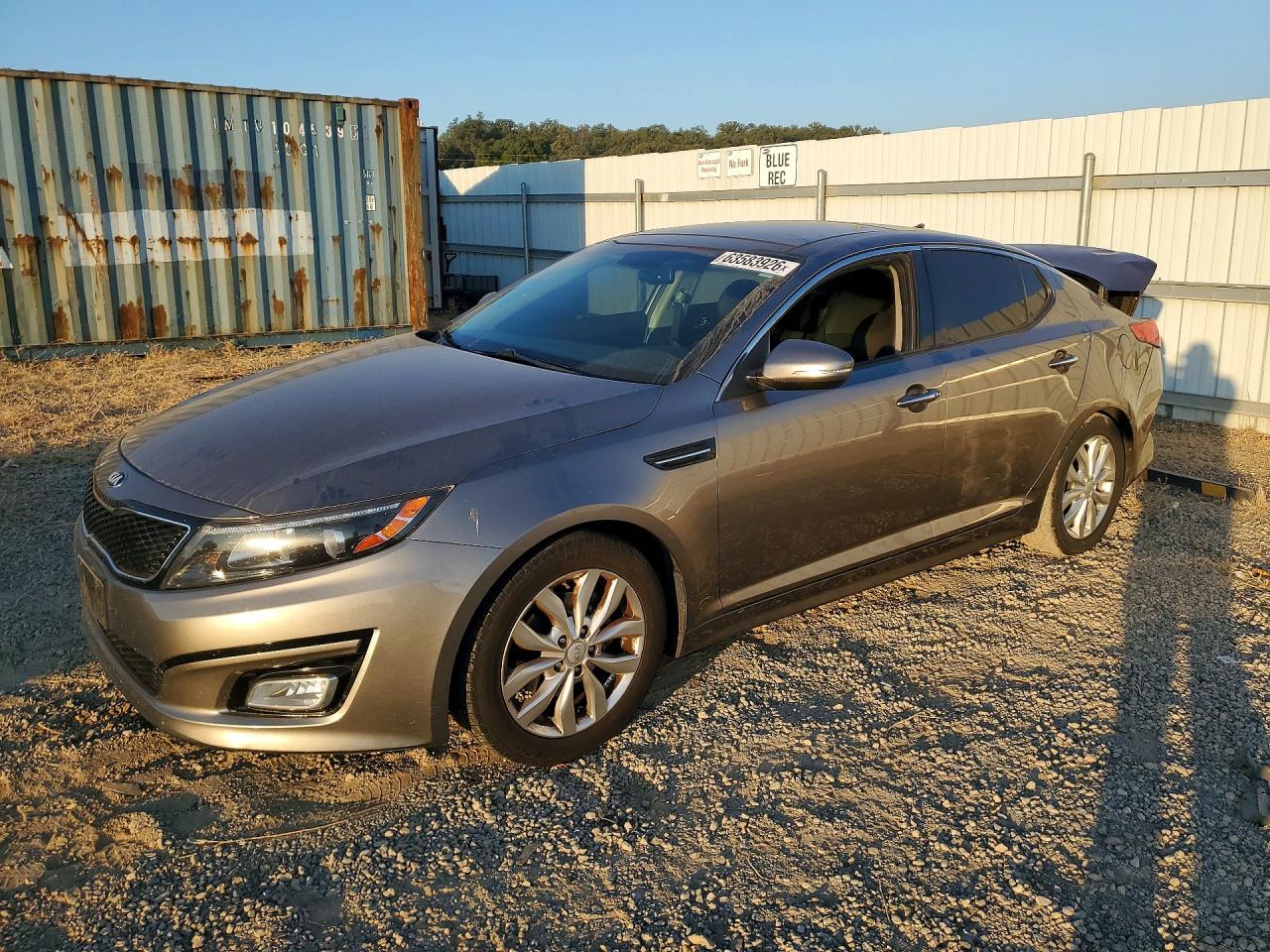 2015 Kia Optima EX, VIN 5XXGN4A79FG507330 — Rear end