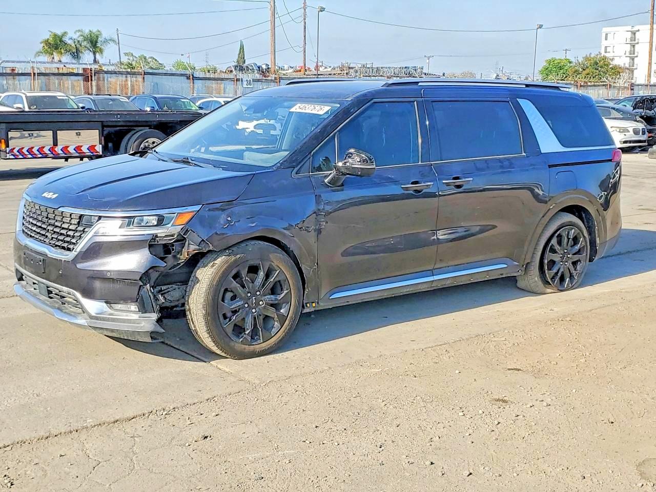 2022 Kia Carnival SX Prestige, VIN KNDNE5H32N6084863 — Бок